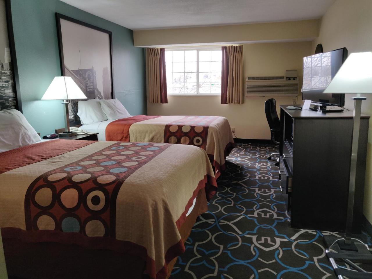 ซูเปอร์ 8 บาย วินด์แฮม แคนซัสซิตี้ แคนซัส Hotel ภายนอก รูปภาพ