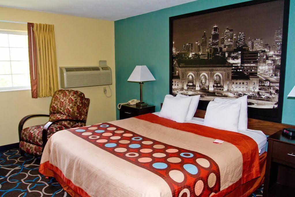 ซูเปอร์ 8 บาย วินด์แฮม แคนซัสซิตี้ แคนซัส Hotel ภายนอก รูปภาพ